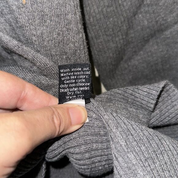 APT. 9 gray long sleeve full zip knit sweater with ribbed accents Medium - Picture 6 of 7